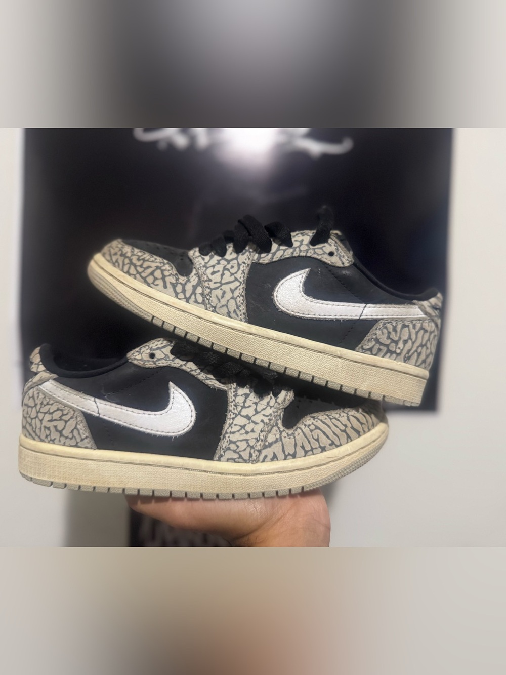 Nike air Jordan 1 low Black cement elephant print size 4